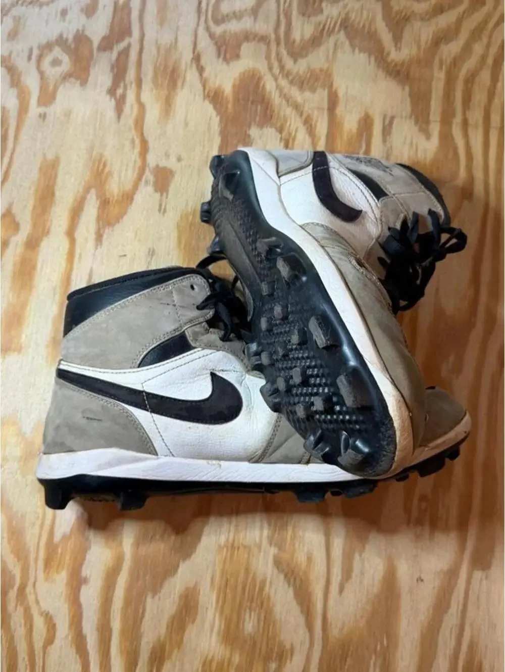 Nike Air Jordan 1 Retro MCS Light Smoke Grey Baseball Cleats Mens Size 10.5